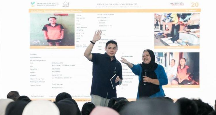 058933800_1786263044-150105.700-sekolah-rakyat-prabowo-air-mata-haru-orang-tua-sambut-pendidikan-gratis-berbasis-asrama-1